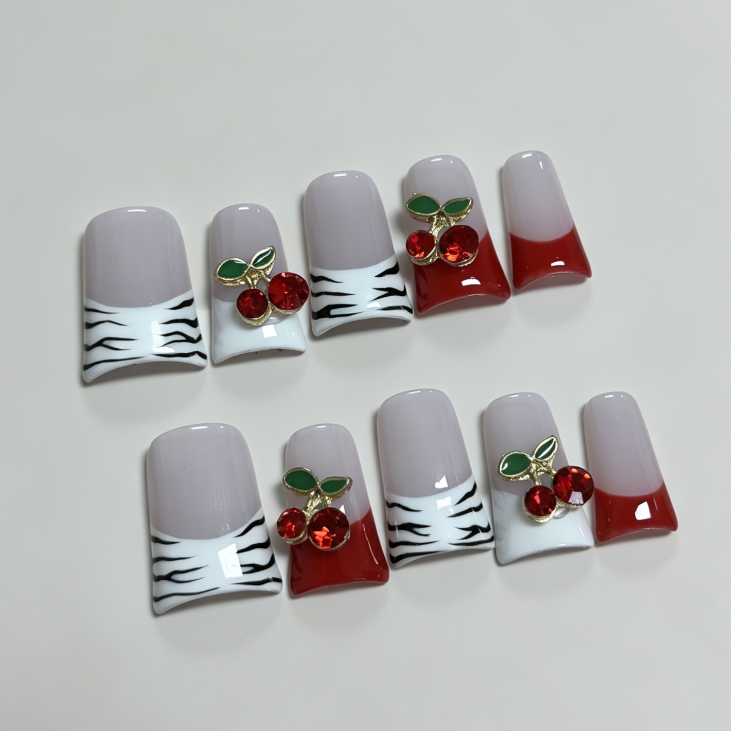 Накладные ногти средней длины, – обзор и цена Nail Art Red Cherry